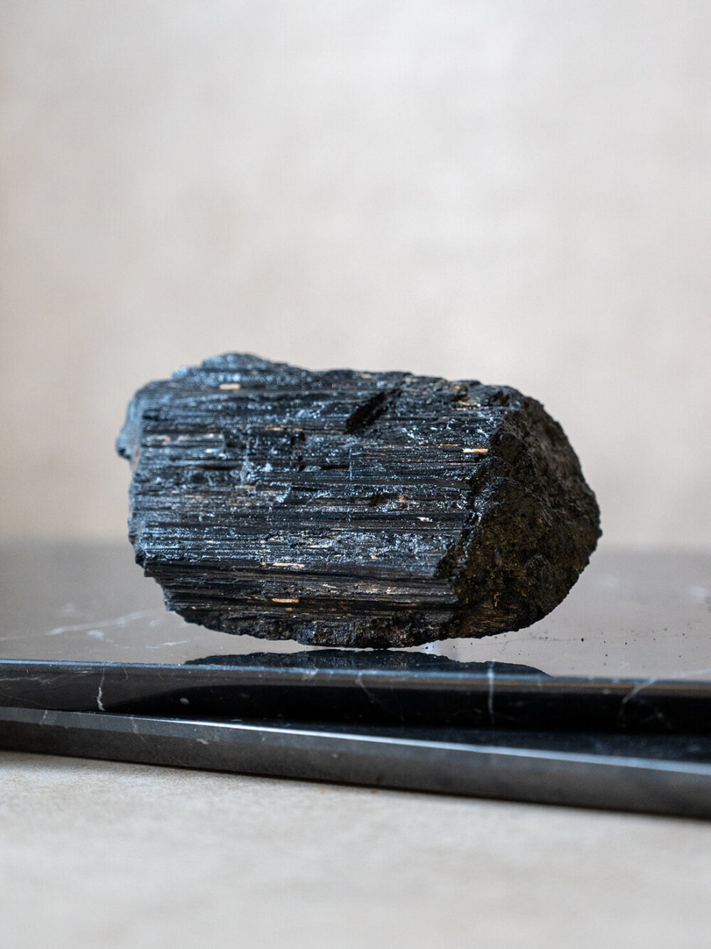 Turmalín surový minerál #9 – Obrázok 2